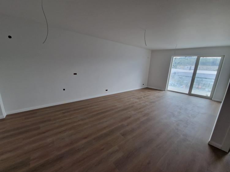 Apartament cu 2 camere semidecomandat în Dâmbul Rotund