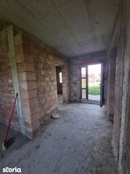 De vanzare Vila la rosu din caramida in aropiere de Roman, 76.000 euro - 8