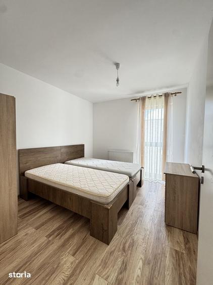 Apartament cu 3 camere în Tractorul