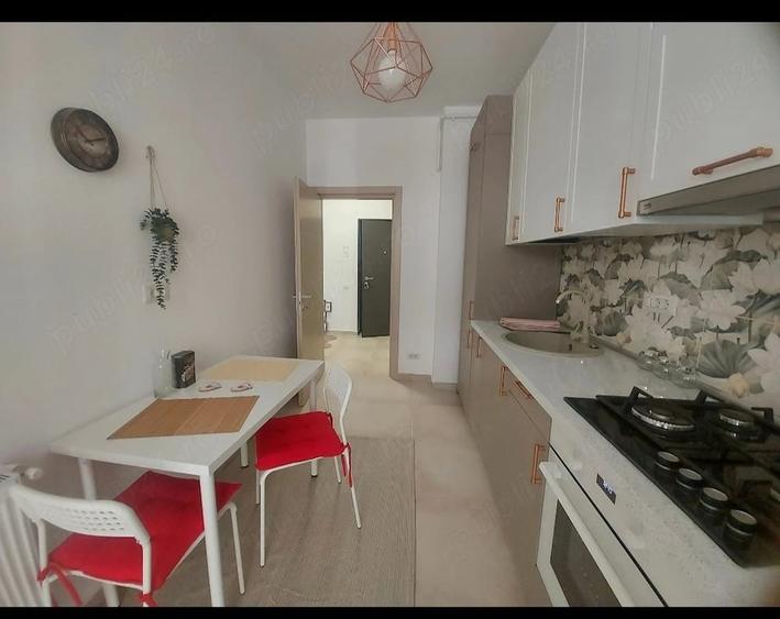 Garsonieră decomandată în Central