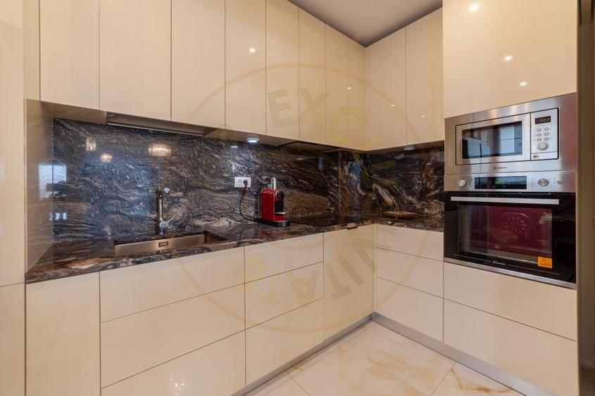 Apartament cu 3 camere decomandat, mobilat în Central