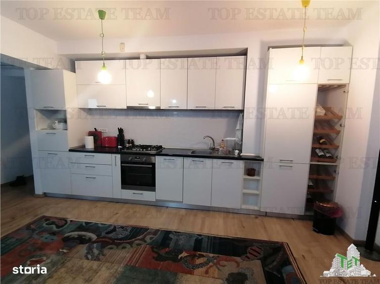 Apartament cu 4 camere decomandat în Central