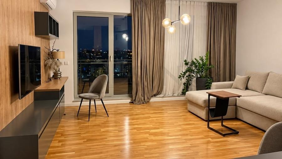 Apartament cu 3 camere decomandat în 1 Mai