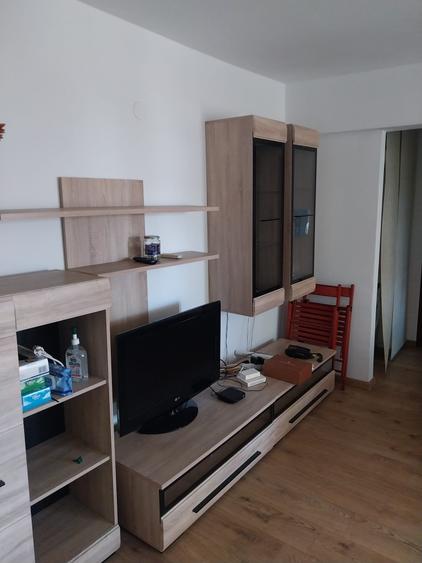 Apartament cu 2 camere semidecomandat în Titan
