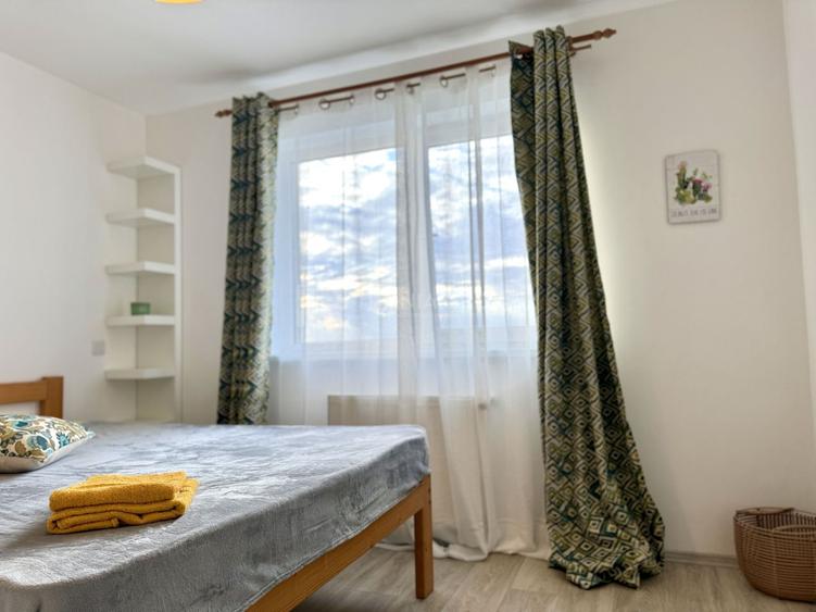 Apartament cu 2 camere semidecomandat, mobilat în Tractorul