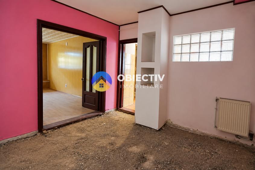 Apartament cu 4 camere semidecomandat în Mărăței