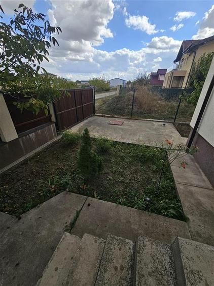 Casă individuală cu 5 camere cu Canalizare în Balotești