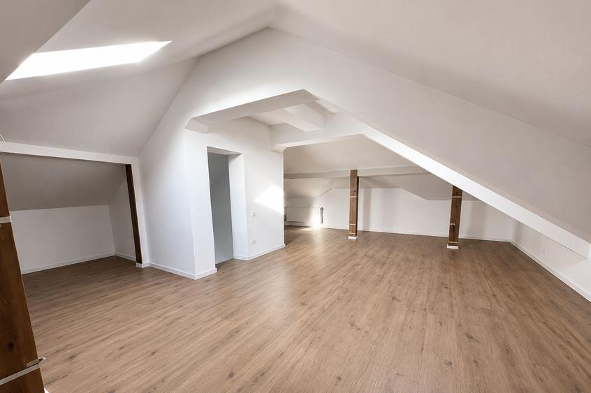 Casă cu 4 camere în Odăile