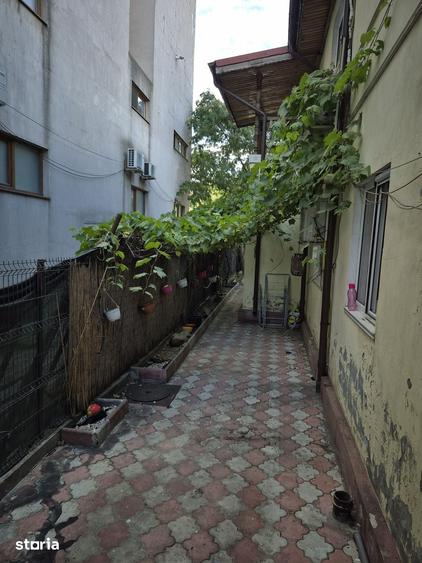 Casă cu 6 camere cu Teren 400 Mp în Centrul Civic