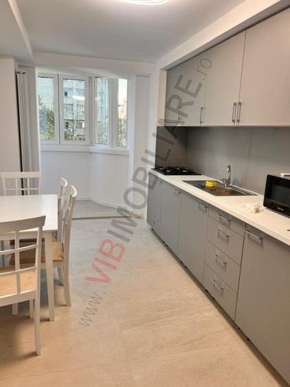 Apartament cu 3 camere decomandat, mobilat în Decebal