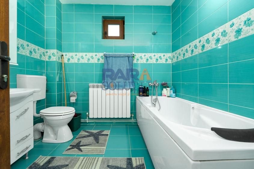 Casă individuală cu 4 camere cu Canalizare în Poienari
