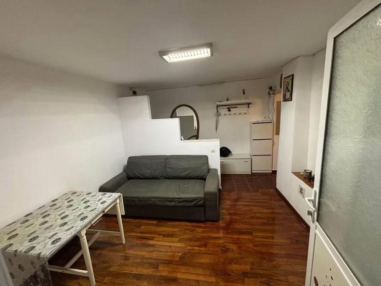 Apartament cu 2 camere decomandat în Exterior Vest