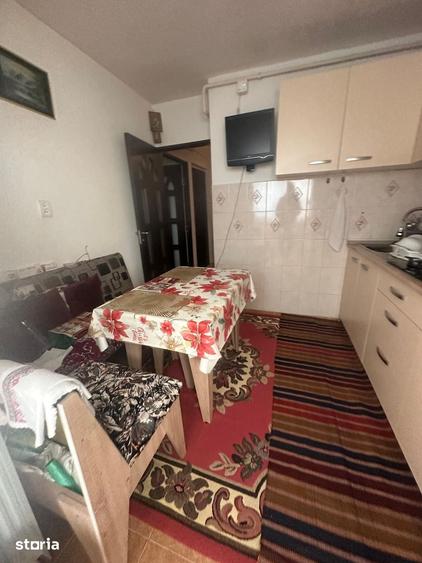 Apartament cu 3 camere decomandat în Frumoasa