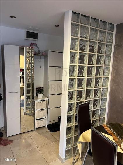 Apartament cu 4 camere decomandat în Dâmbovița