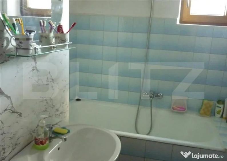 Apartament cu 4 camere decomandat în Central