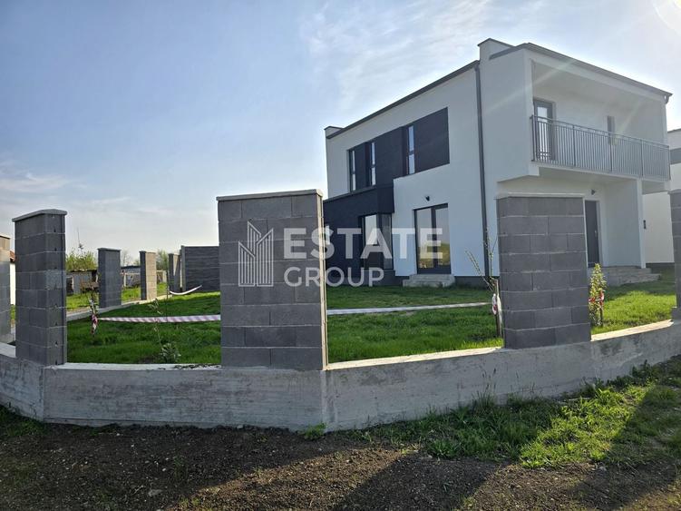 Duplex cu 5 camere cu Canalizare în Dumbrăvița