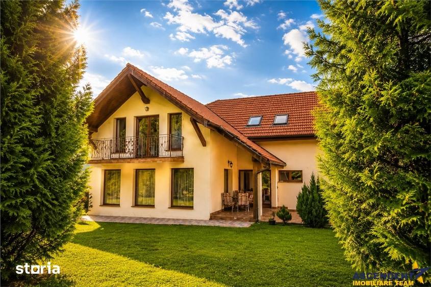 Casă cu 9 camere decomandat cu Teren 1750 Mp în Pestișu Mic
