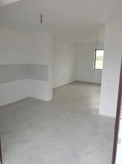 Casă individuală cu 4 camere cu Canalizare în Remetea Mare