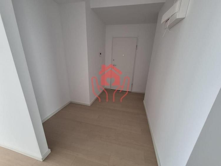 Apartament cu 4 camere decomandat în Băneasa