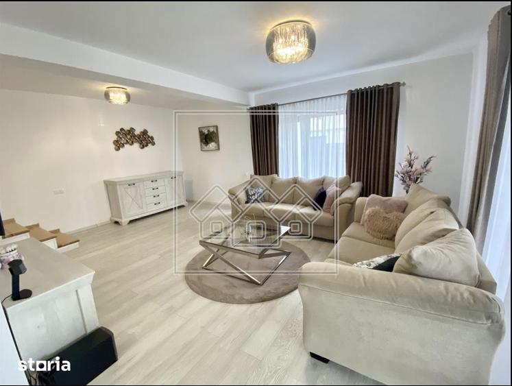 Casă cu 4 camere cu Teren 220 Mp în Șelimbăr