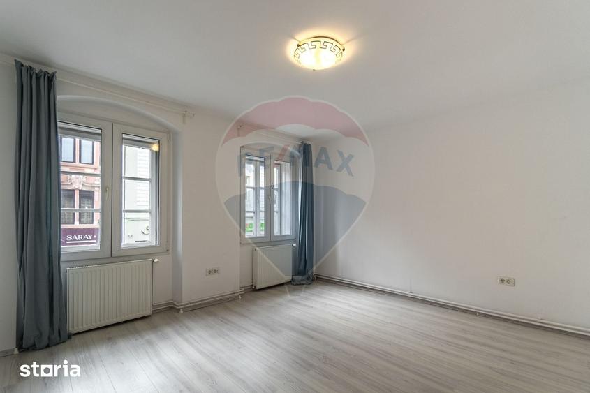 Apartament cu 2 camere semidecomandat în Centrul Istoric
