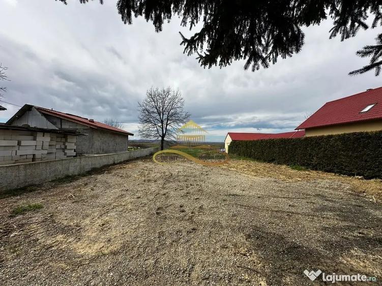 Teren în Traian