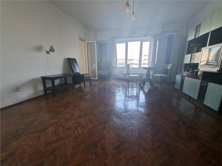 Apartament 3 camere, decomandat, Piata Sfanta Vineri - 2