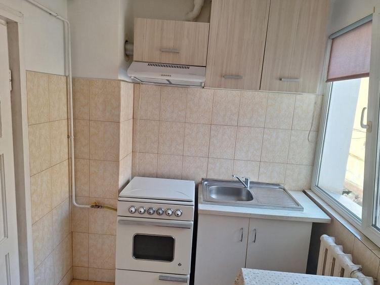 Apartament cu 2 camere semidecomandat în Albești