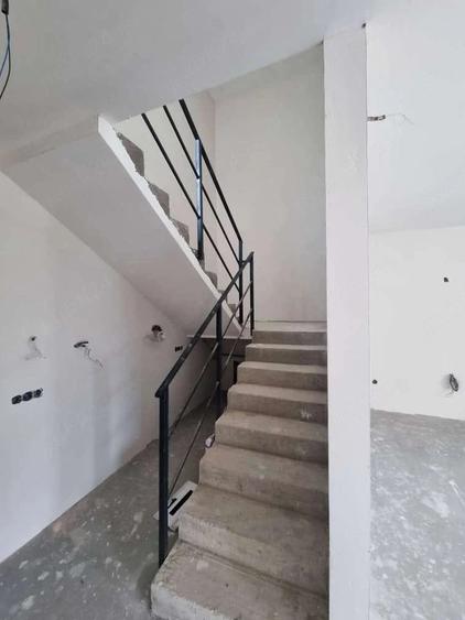 Casă cu Teren 400 Mp în Mărtinești
