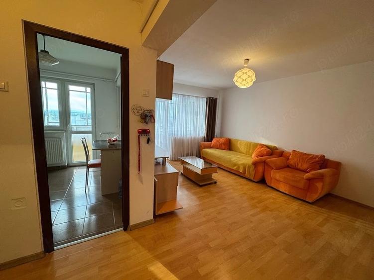 Apartament cu 2 camere decomandat în Republicii