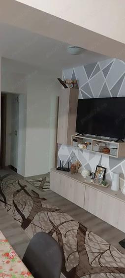 Apartament cu 5 camere decomandat în Florești