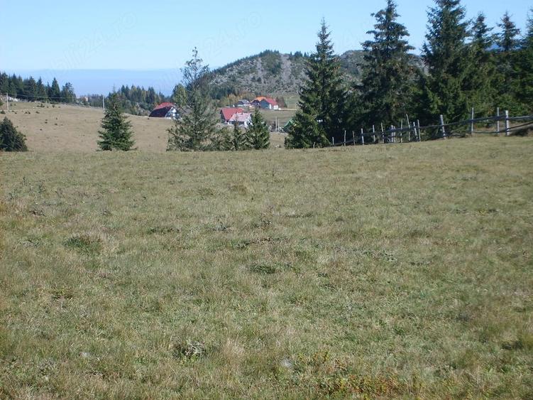 Teren de 717 mp, în Fundata