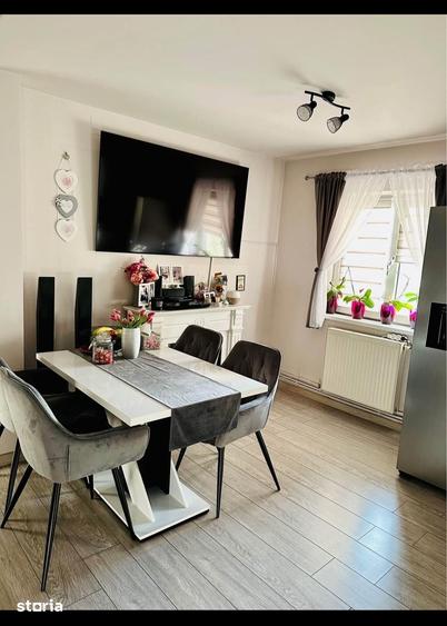 Apartament cu 4 camere decomandat în Central