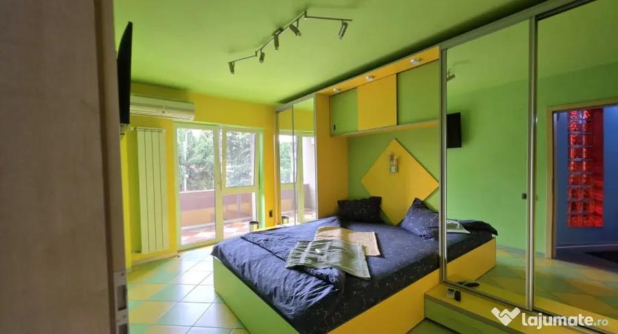 Apartament cu 4 camere decomandat în Complex Studențesc