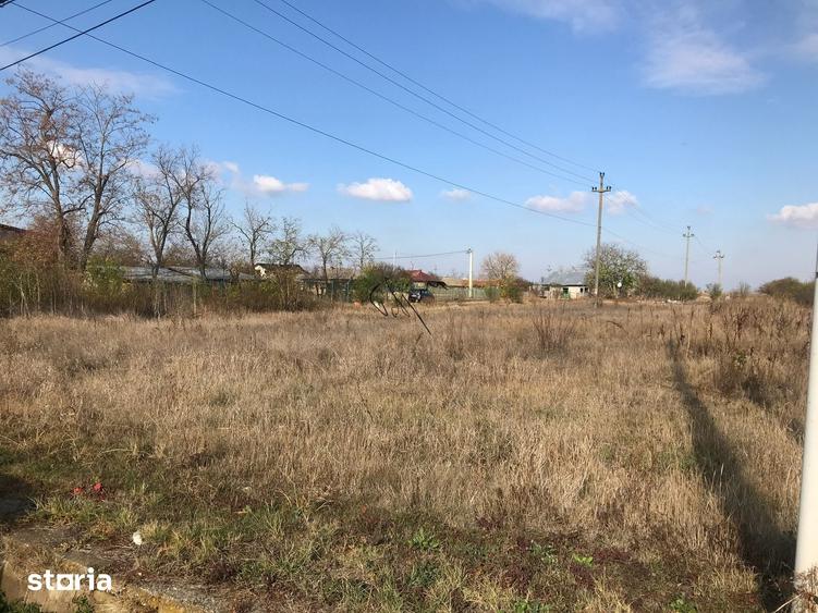 Teren de 2000 mp, în Central