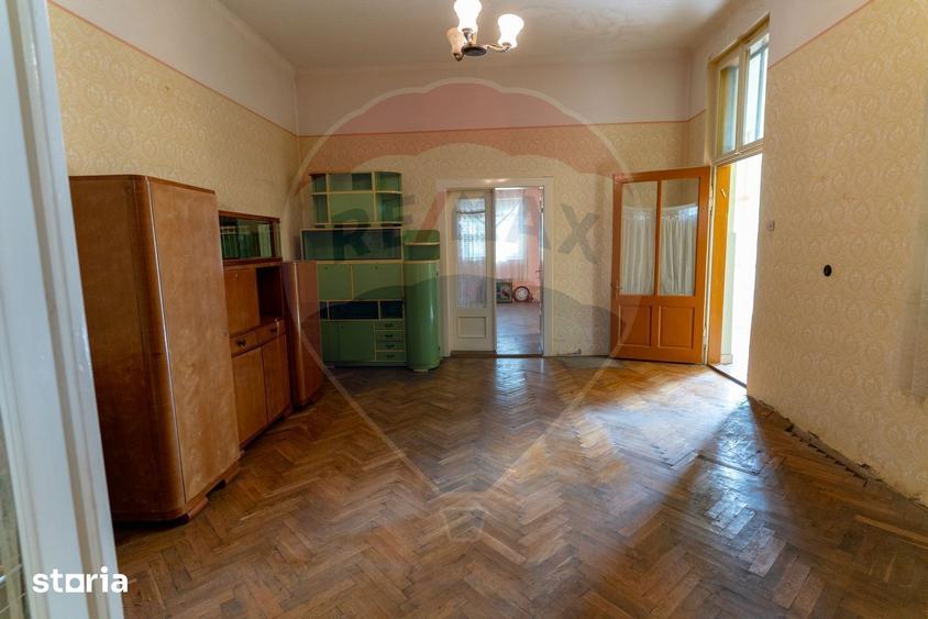Casă cu 3 camere cu Teren 818 Mp în Central