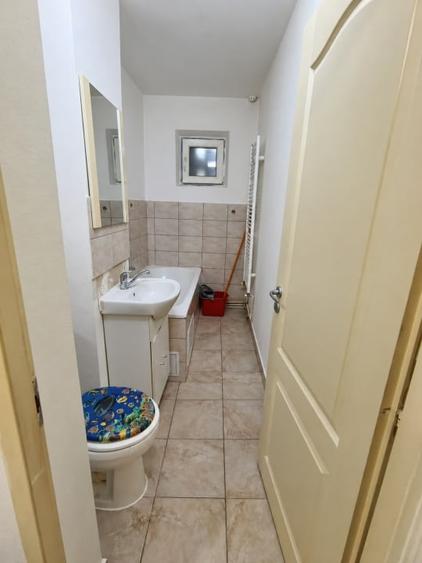 Apartament cu 2 camere semidecomandat, mobilat în Hotvon