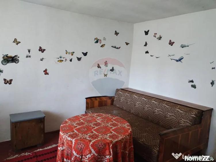 Casă cu 4 camere cu Teren 3370 Mp în Central