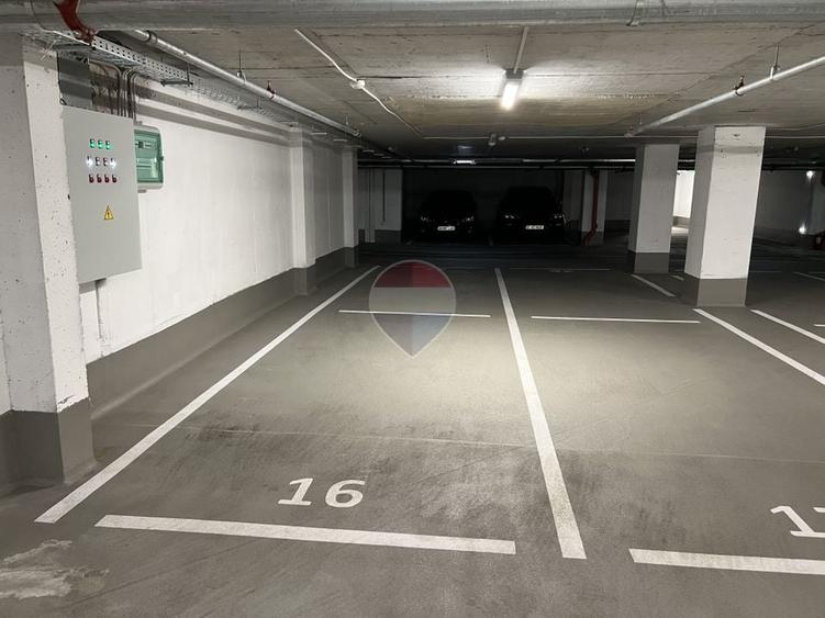 Apartament cu 3 camere decomandat, mobilat în Iancu Nicolae