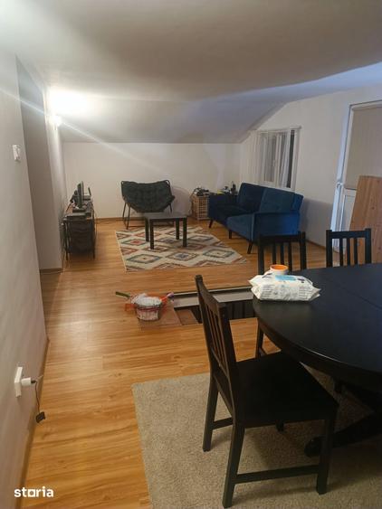 Casă cu 6 camere cu Teren 500 Mp în Gruiu
