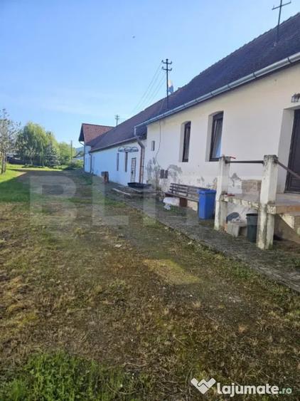 Casă cu 7 camere cu Teren 2828 Mp în Central
