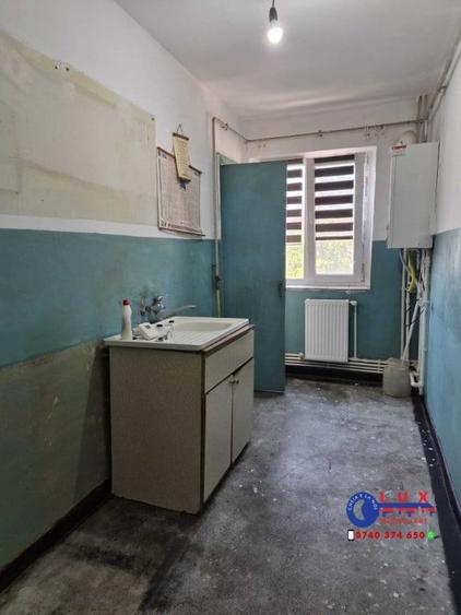 Apartament cu 3 camere decomandat în Babadag
