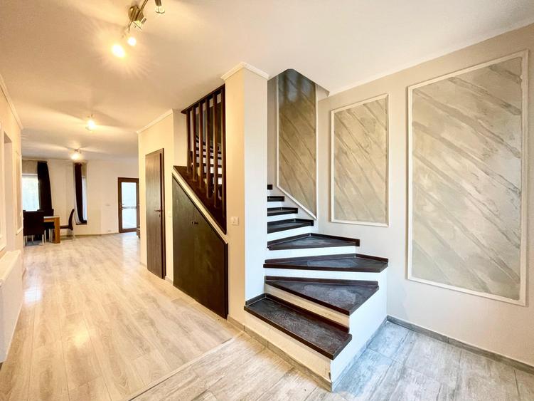 Duplex cu 4 camere cu Teren 380 Mp în Dumbrăvița