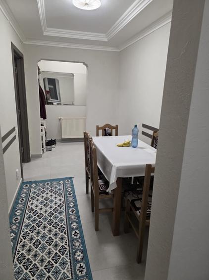 Apartament cu 2 camere decomandat în 1 Mai