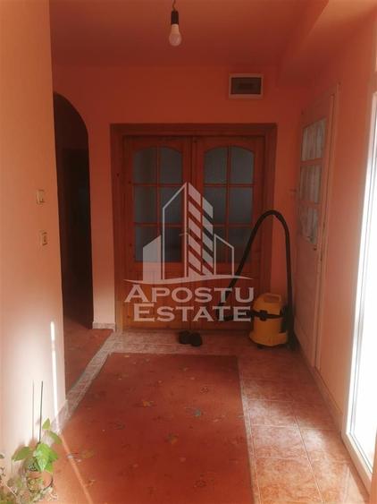 Casă individuală cu 5 camere cu Canalizare în Plopi