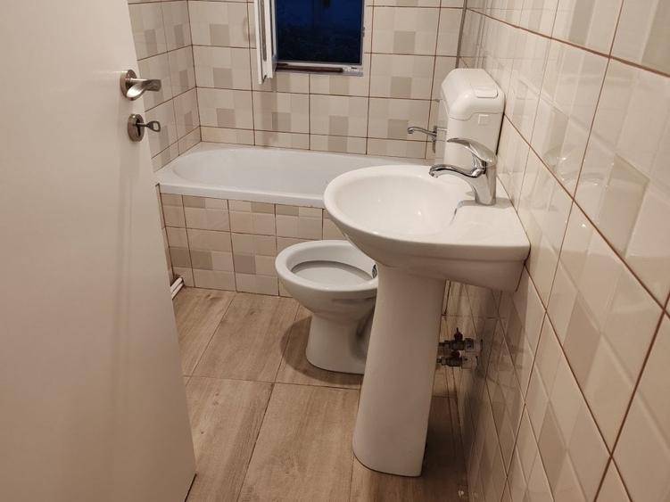 Spațiu comercial, de 200 mp, în Central
