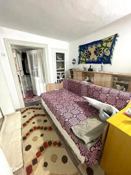 Casă cu 3 camere în Boroaia
