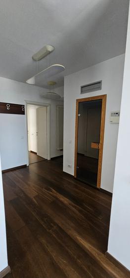 Apartament cu 4 camere decomandat, mobilat în Barbu Văcărescu