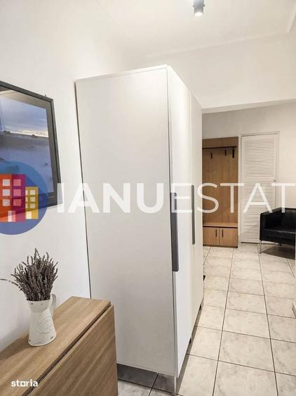 Apartament cu 3 camere semidecomandat în Tineretului