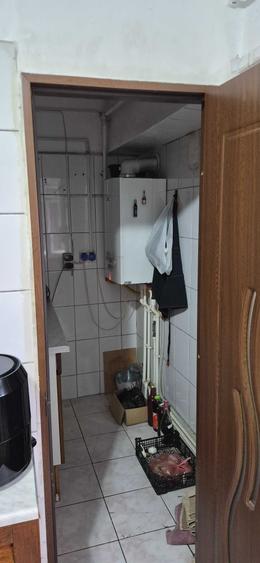 Apartament cu 3 camere decomandat în Nicolina